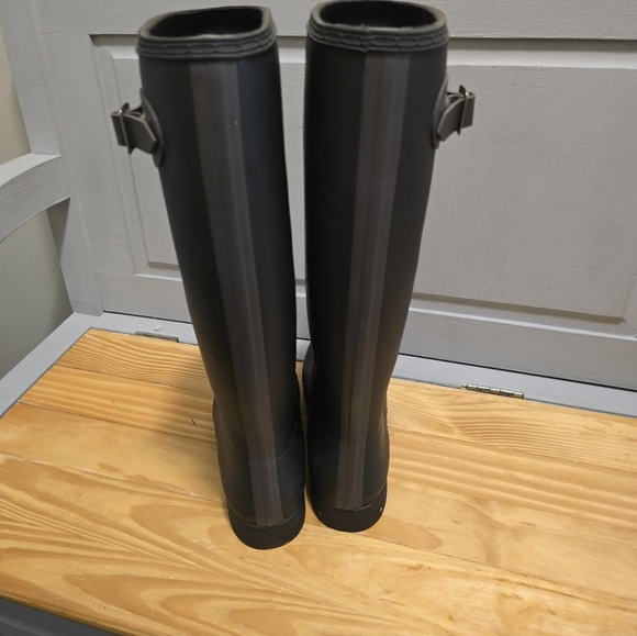 Tall hunter boots - Picture 3 of 3